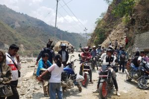 बाढीले अवरुद्ध बिपी राजमार्ग सञ्चालनमा !