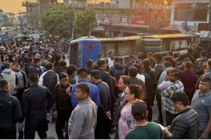 धरानको जिरो प्वाइन्टमा बस दुर्घटना, ५ जनाको मृत्यु, १२ घाइते