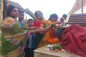 साउनको पहिलो सोमबार : सुनसरीका शिवालयमा भक्तजनको घुइँचो, ‘भोलेनाथ’को आराधनामा भक्तिमय वातावरण !